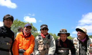 飯田重祐、正影雅樹、撮影は佐藤偉知郎