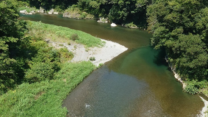 好文橋から多摩川上流を望む