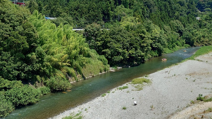 軍畑大橋から、下流を望む