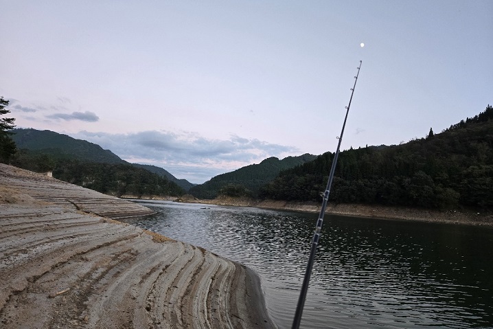 宮崎県綾南ダムのバスフィッシング